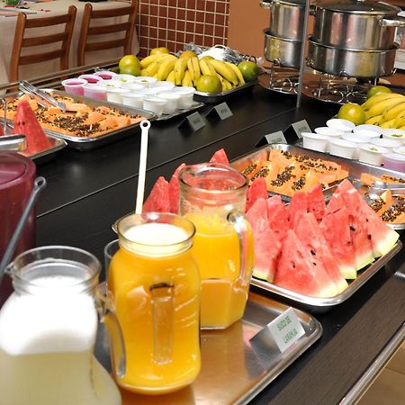 Hotel Carolina Plaza ウベラバ エクステリア 写真