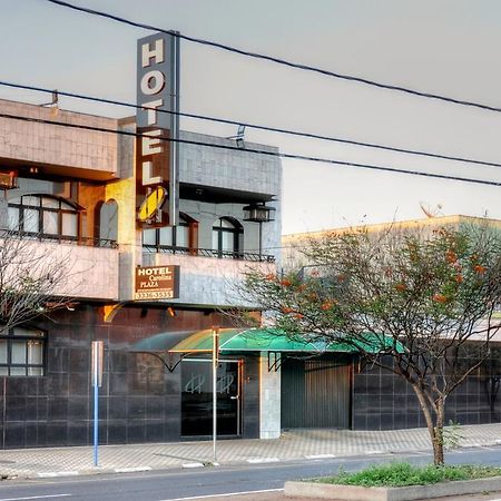 Hotel Carolina Plaza ウベラバ エクステリア 写真