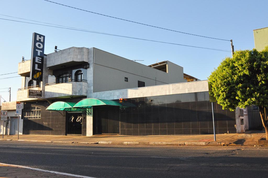 Hotel Carolina Plaza ウベラバ エクステリア 写真